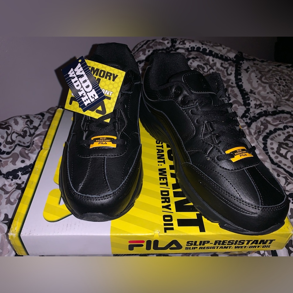 NWB FILA WOMEN'S MEMORY WORKSHIFT SLIP RESISTANT SHOE NWT 10W